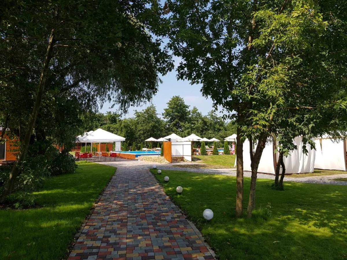 Liman Park Eco Hotel Stara Zbur'yivka ภายนอก รูปภาพ